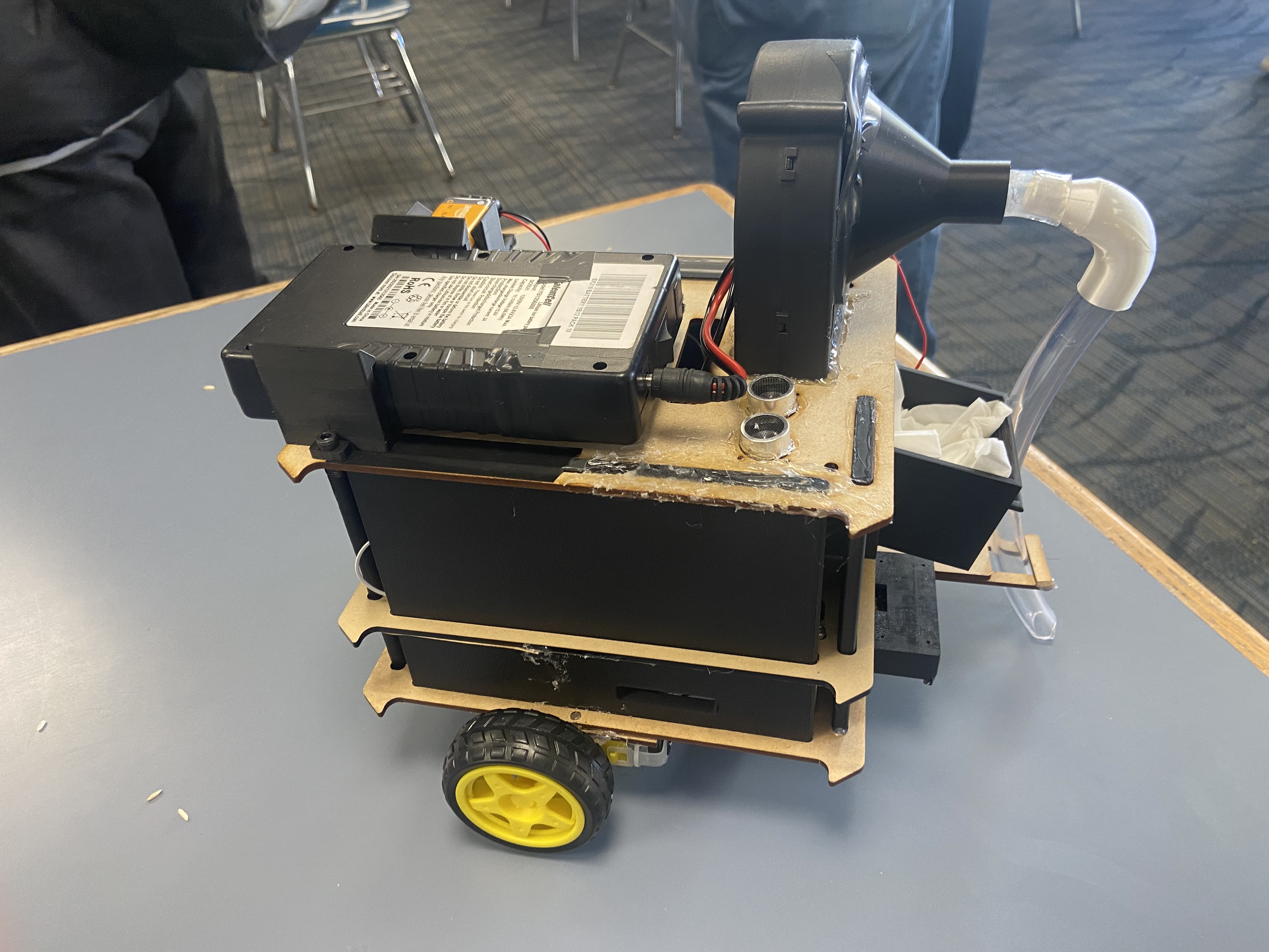 Autonomous desk vacuum robot